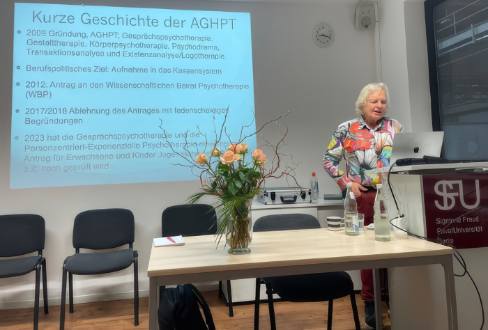 Dr. Manfred Thielen bei seinem Eröffnungsvortrag